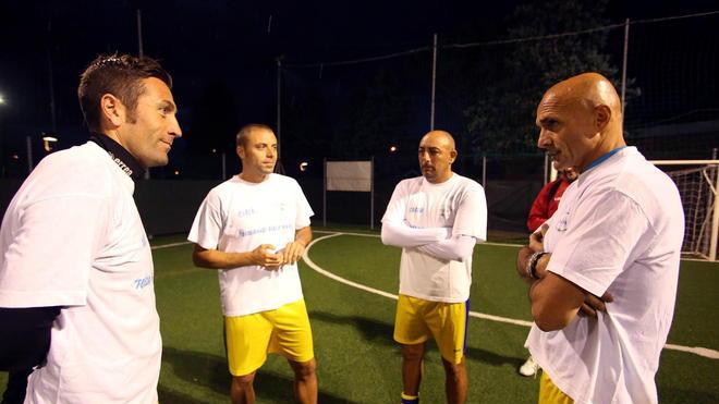 Calcio, solidarietà e i grandi ex azzurri per Acciuga