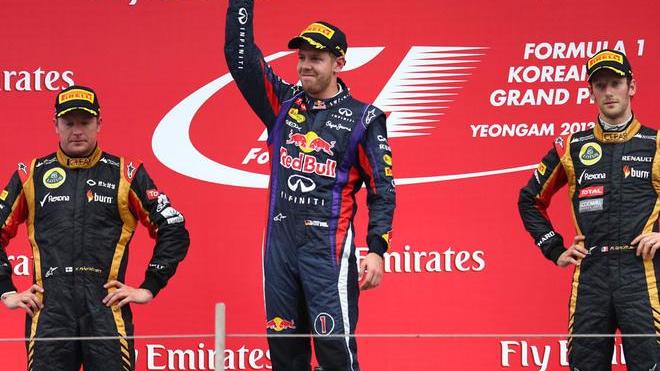 Vettel passeggia, Alonso sesto e triste