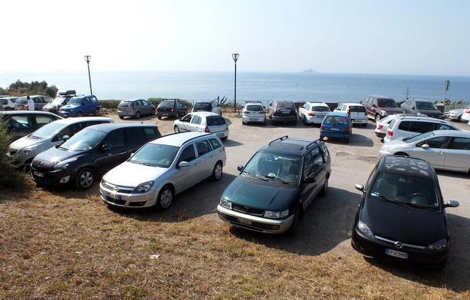 Il Comune incassa meno del previsto: salta il parcheggio 