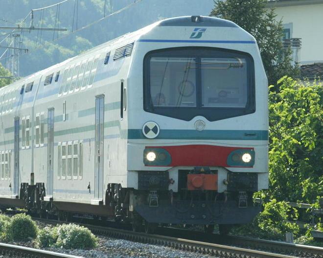 Raccolta di firme contro i ritardi sulla linea ferroviaria Firenze-Viareggio 