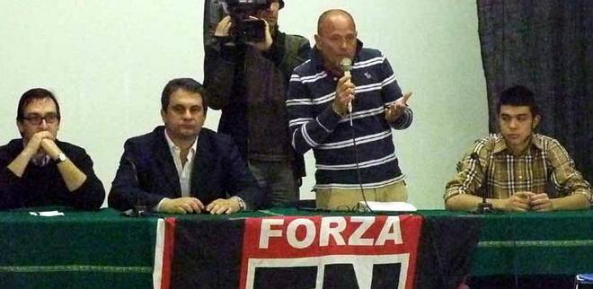 Fiore e Fn fanno festa I Carc pronti a rovinarla 