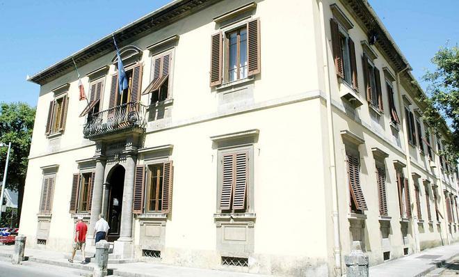 Trovate con le mani nella borsa dimenticata 