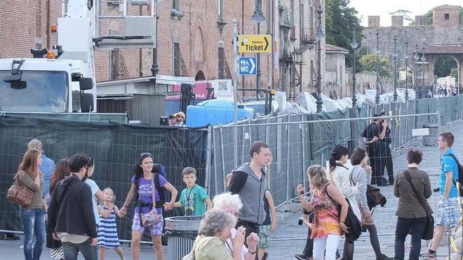 Tutti gli ambulanti in corteo tra protesta e solidarietà