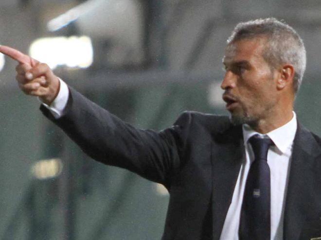 Si rincorrono le voci sull’esonero di Atzori ma alla fine la Reggina conferma il tecnico