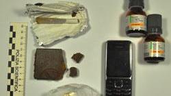 In giro con hashish e cocaina, arrestata