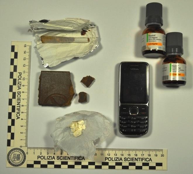 Arrestata donna di 31 anni, aveva con sé hashish e cocaina 