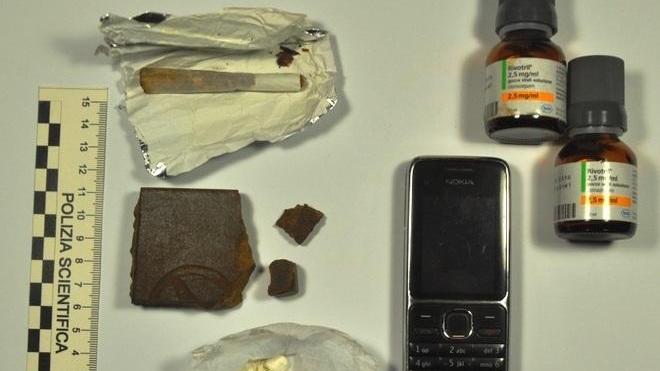 Arrestata donna di 31 anni, aveva con sé hashish e cocaina