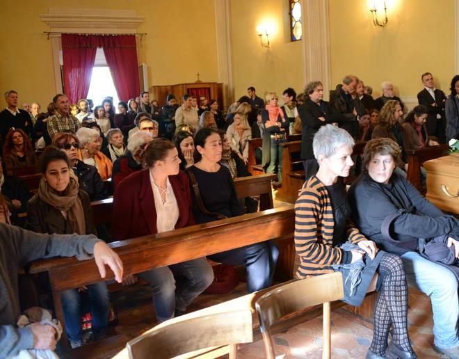 L’ultimo applauso della gente di teatro per Luisa Pasello 