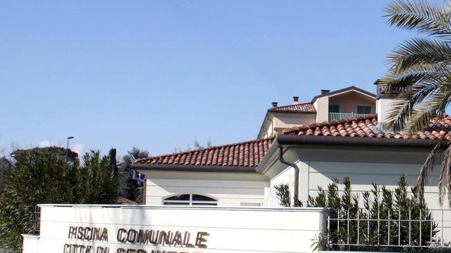 La piscina resta chiusa «Colpa della burocrazia»