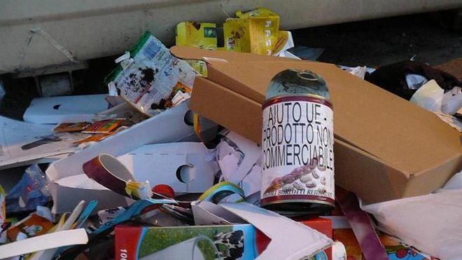 Discariche abusive sul bordo della strada