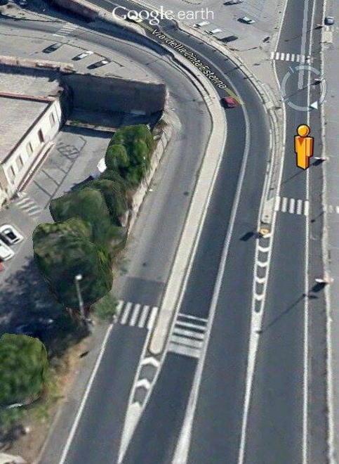 Le strisce pedonali spariscono a metà percorso 