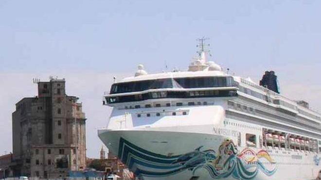Livorno “maglia nera” dei porti Nel 2013 crocieristi in calo del 18%
