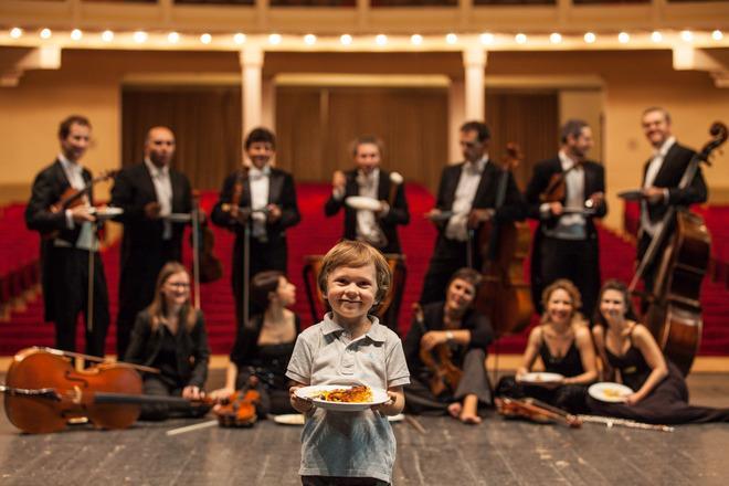 Uno spot di “buon gusto” per la Camerata 