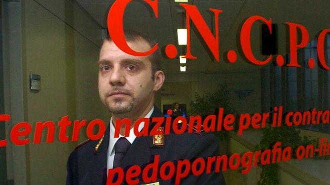 Foto pornografiche di abusi su minori, arrestato camionista