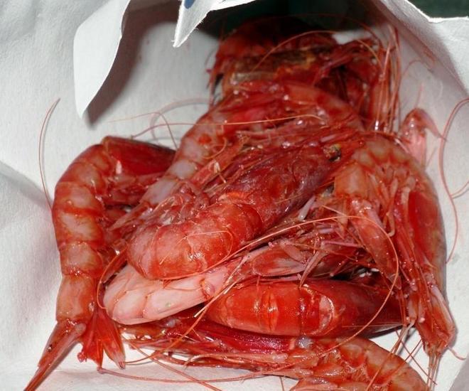Spiedino di gamberi all’erba cipollina La besciamella accompagna il fritto