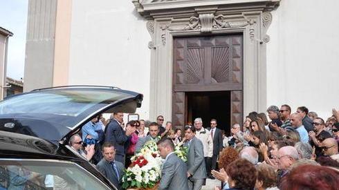 Un fiume di affetto per l’ultimo saluto a Gianni D’Ambrogio