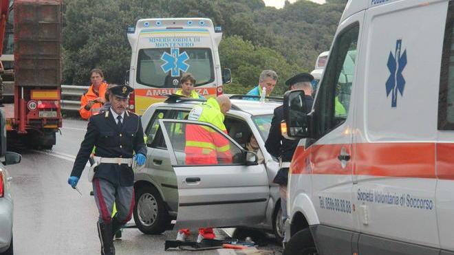 Scontro sul Romito, ferite 4 suore e un surfista