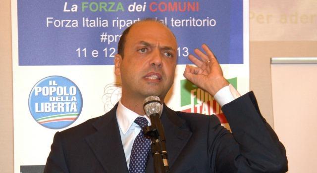 Beni confiscati, Alfano promette di dare parte dei ricavi a Prato - LE FOTO 