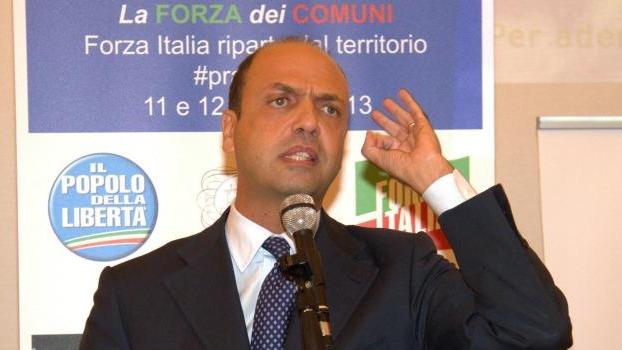 Beni confiscati, Alfano promette di dare parte dei ricavi a Prato - LE FOTO