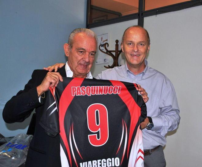 Carnevale: la maschera di Burlamacco sulle maglie dell’Spv Viareggio 