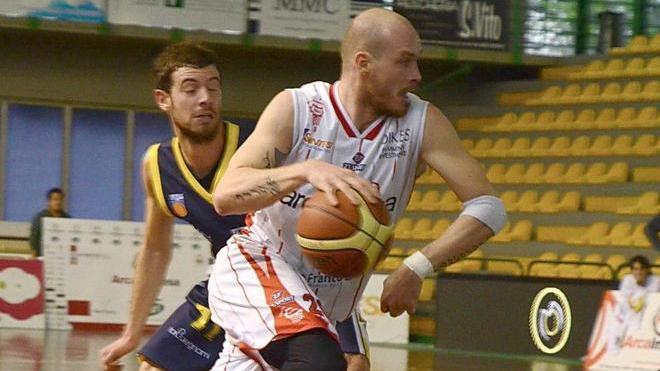 Pallacanestro, match duro contro i Roseto Sharks