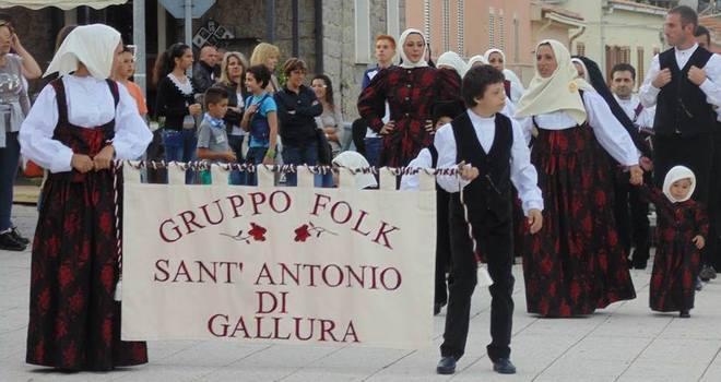 Gruppo folk giovane e ambizioso 