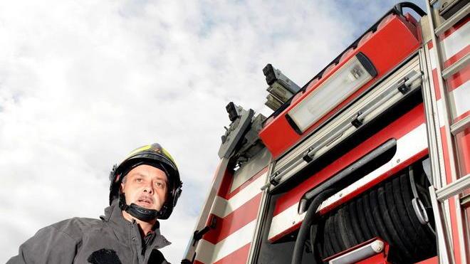 Finiti i soldi, anche per le polizze: i vigili del fuoco non più assicurati