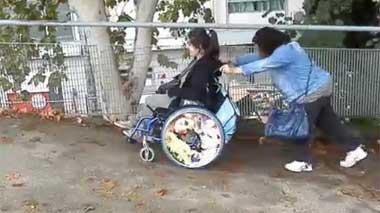 L’ascensore è rotto, per Vanessa la scuola diventa un’odissea