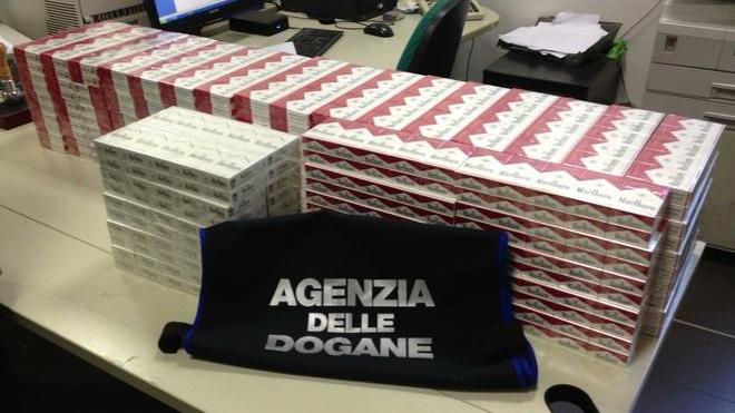 Aeroporto, sequestrati 20 kg di sigarette