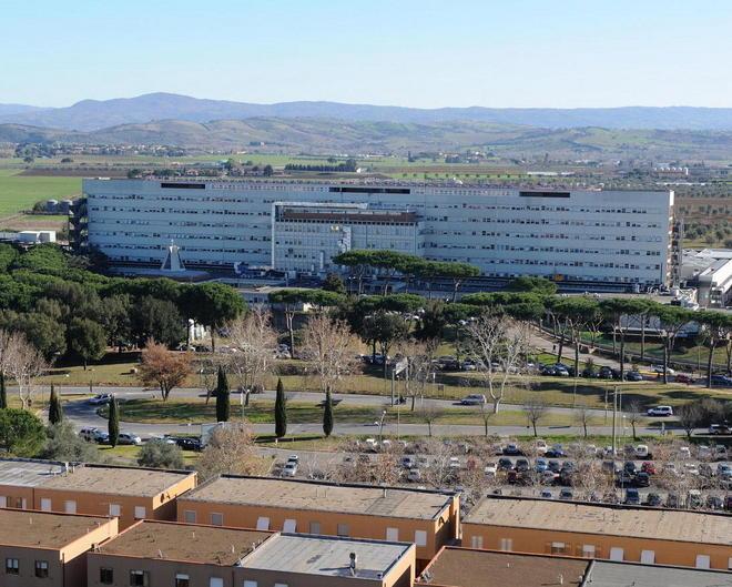 Bambino di 7 anni investito mentre attraversa la strada 