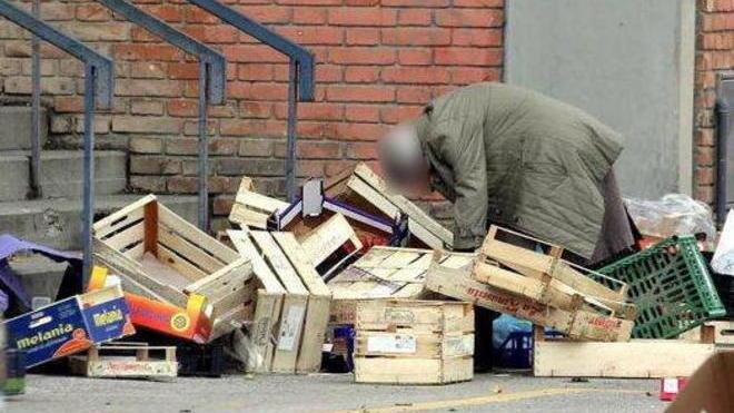 Cibi nella pattumiera uno spreco da 50 milioni