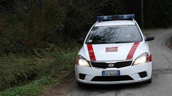 Cancello abusivo nella mega villa dell’imprenditore