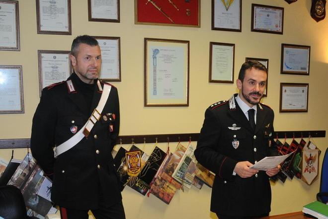 Badante ruba l’anello della pensionata che deve assistere