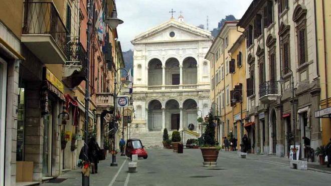 Zuffe in centro, spuntano le telecamere