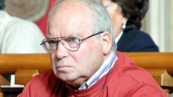 Del Corona estromesso dalla commissione