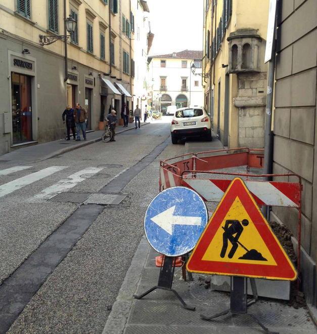 Prato, varchi elettronici in area Apu, lavori partiti in via Guizzelmi 
