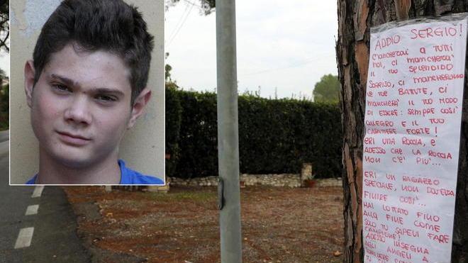 Il funerale di Sergio nel palazzo delle esposizioni