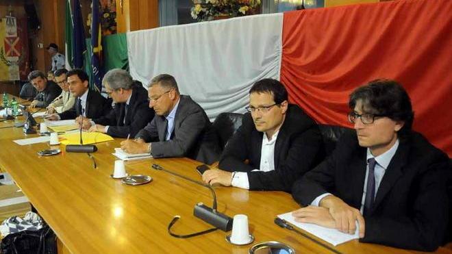 Bilancio: meno spese, ma pochi aumenti