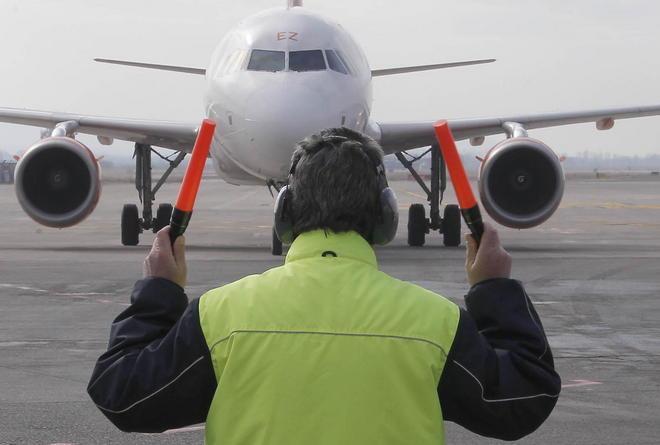 Nebbia aeroporto: quattro voli cancellati e otto dirottati 