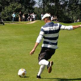 Quando il golf è giocato con i piedi