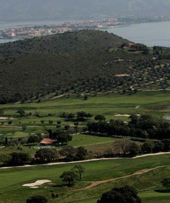 Case al Golf Club «Scelta sbagliata e discriminatoria» 
