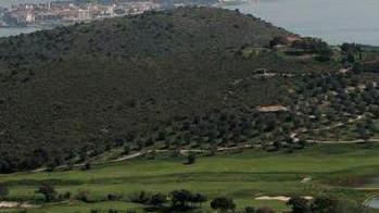 Case al Golf Club «Scelta sbagliata e discriminatoria»