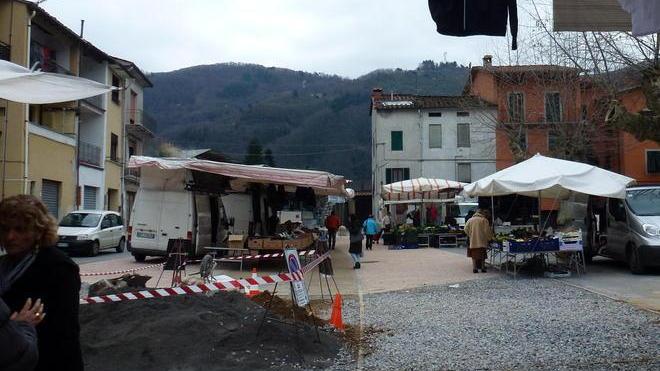 I negozianti la spuntano Due ore di sosta in piazza