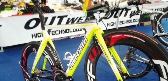 Salone della bicicletta ai nastri di partenza con le star del ciclismo 