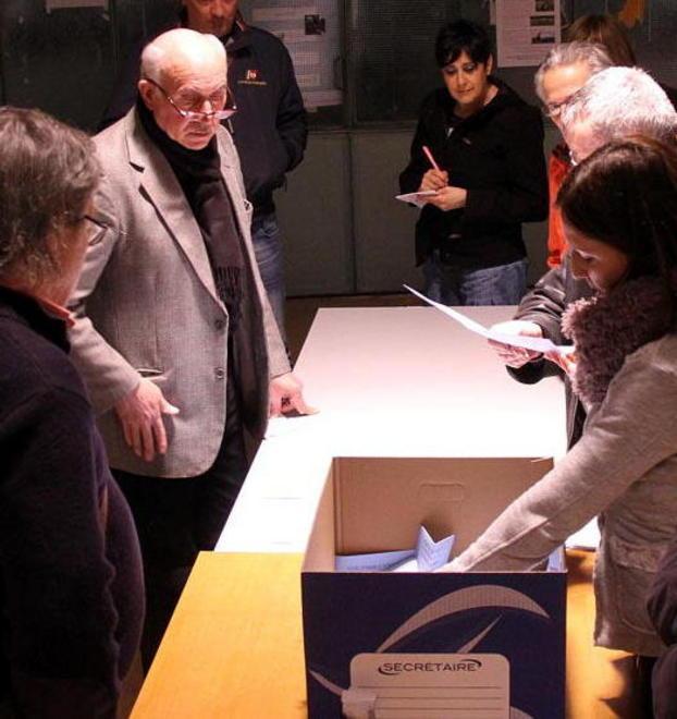 Il Pd va alle urne stasera si decidono le candidature 