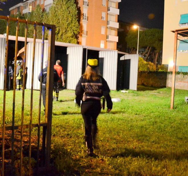 Incendio in un magazzino del Comune