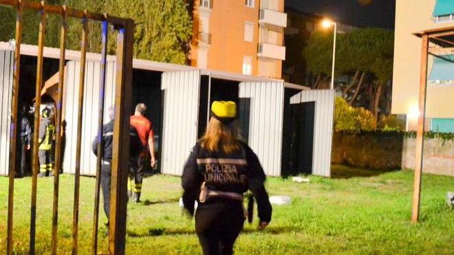 Incendio in un magazzino del Comune