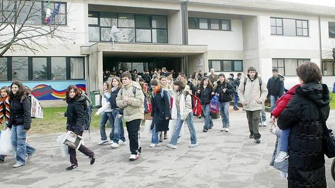Gli studenti della media “sentinelle della legalità”