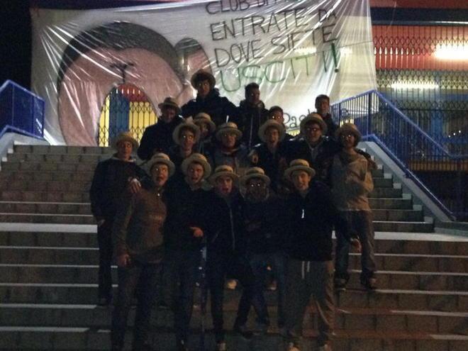 Le “pagliette” del Buzzi allestiscono un finto ingresso al Copernico 