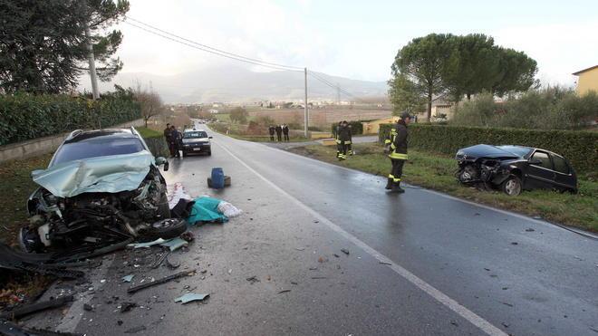 Due donne gravi in seguito allo scontro frontale tra auto